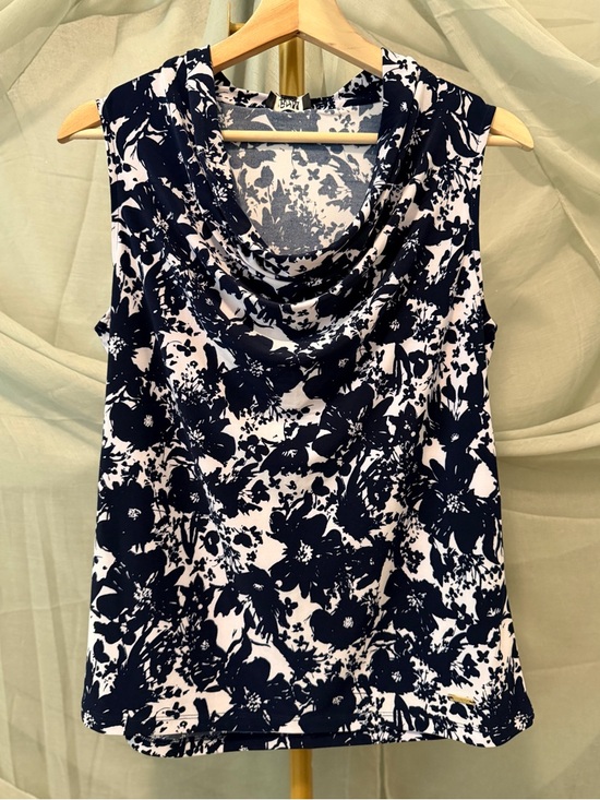 Jones New York Tops - Jones New York Black and White Sleeveless Blouse